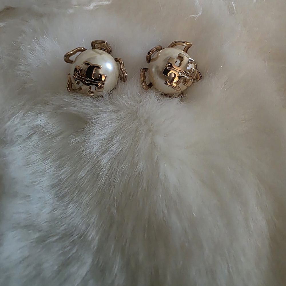 Authentic Tory Burch Gold/Pearl Clip-on Earrings